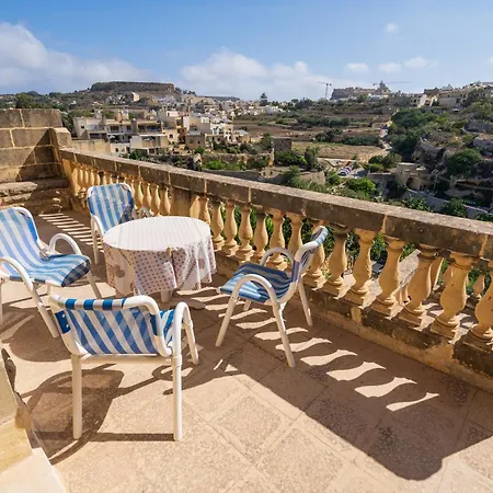 Sylvia' S Millhouse Tatil Evi Kerċem