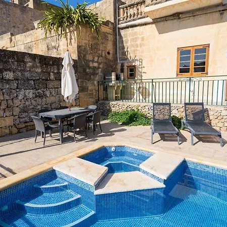 Sylvia' S Millhouse * Kerċem