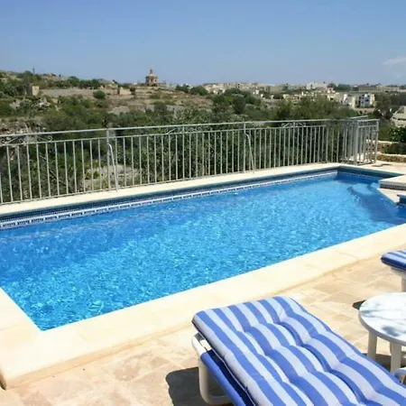 Sylvia' S Millhouse *