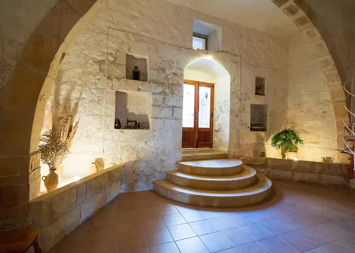 Sylvia' S Millhouse * Kercem