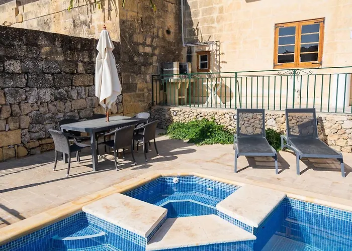 Sylvia' S Millhouse * Kerċem