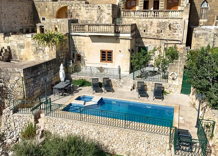 Sylvia' S Millhouse * Kerċem